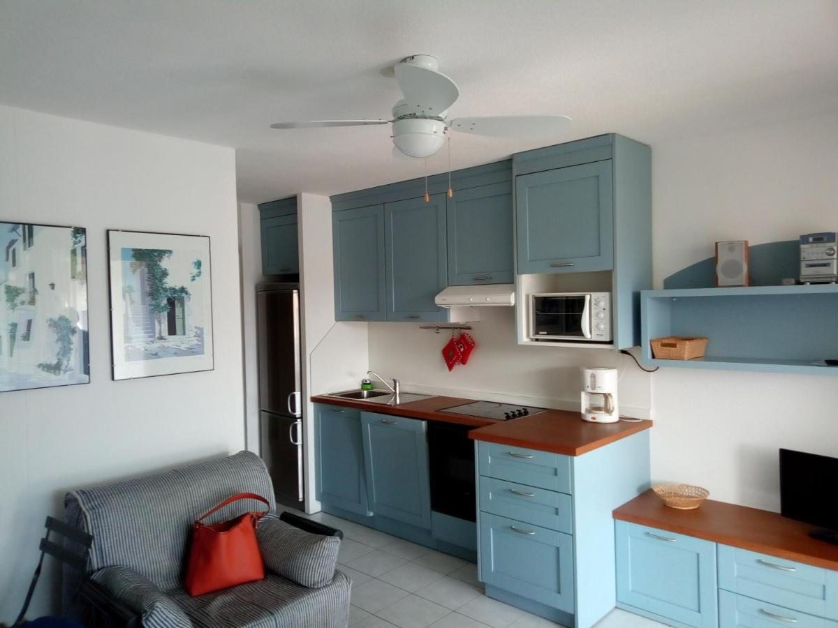 Luxury Apartment In Port Гримо Екстериор снимка